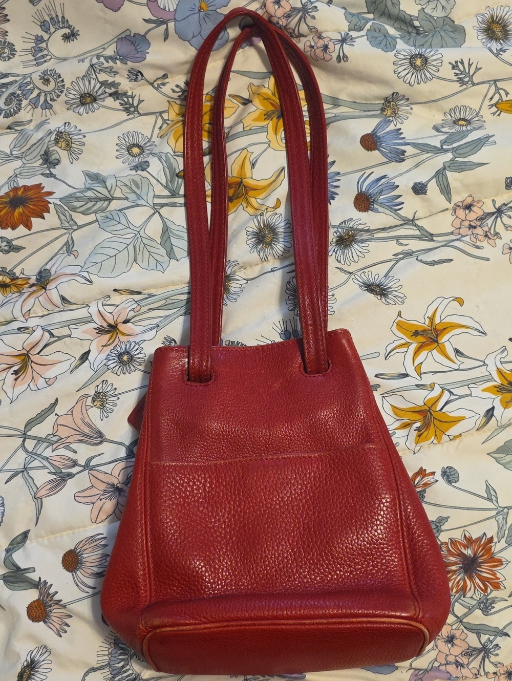 COACH Red Leather Shoulder Bag – Classic Womens Tote